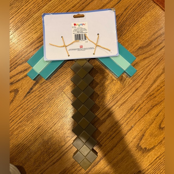 NWT Disguise‎ Kids Minecraft Steve Diamond Pickaxe Costume Accessory Halloween - Picture 3 of 4
